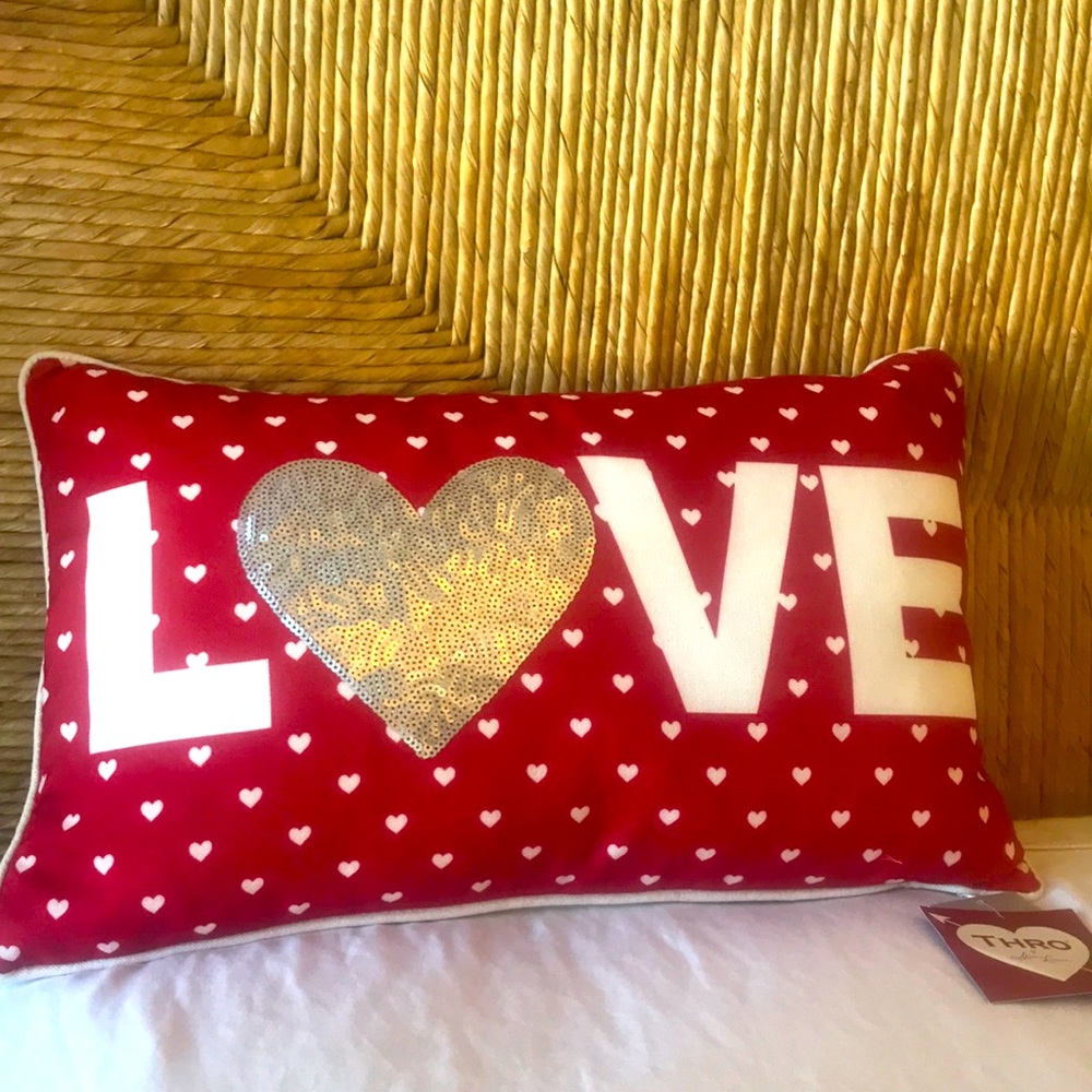 💕 LOVE 💗 PILLOW